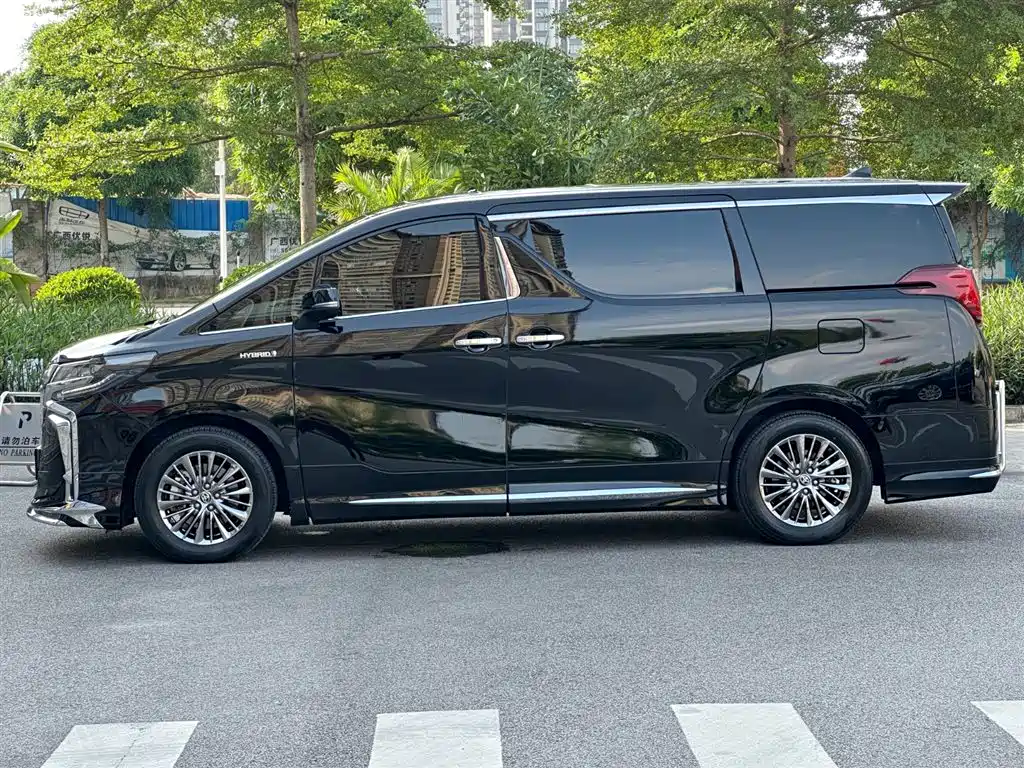 Toyota Alphard 2021 Hybrid 2.5L Premium фото 4