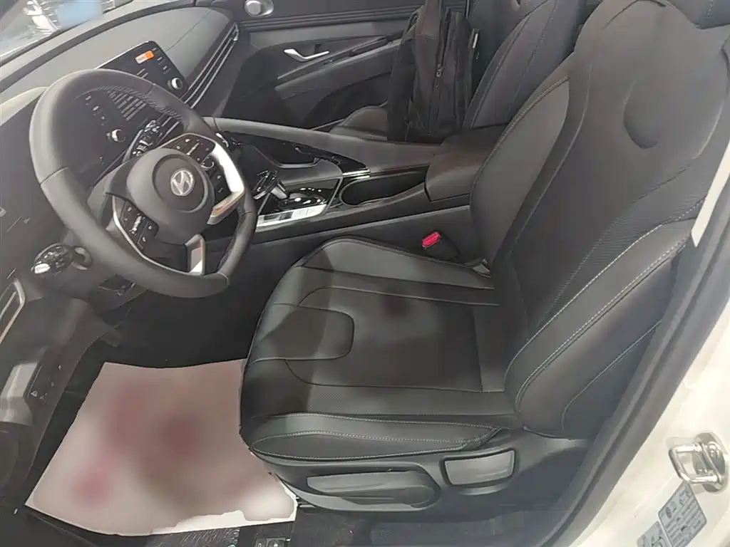 Hyundai Elantra 2023 1.5L CVT GLX Elite Edition фото 14