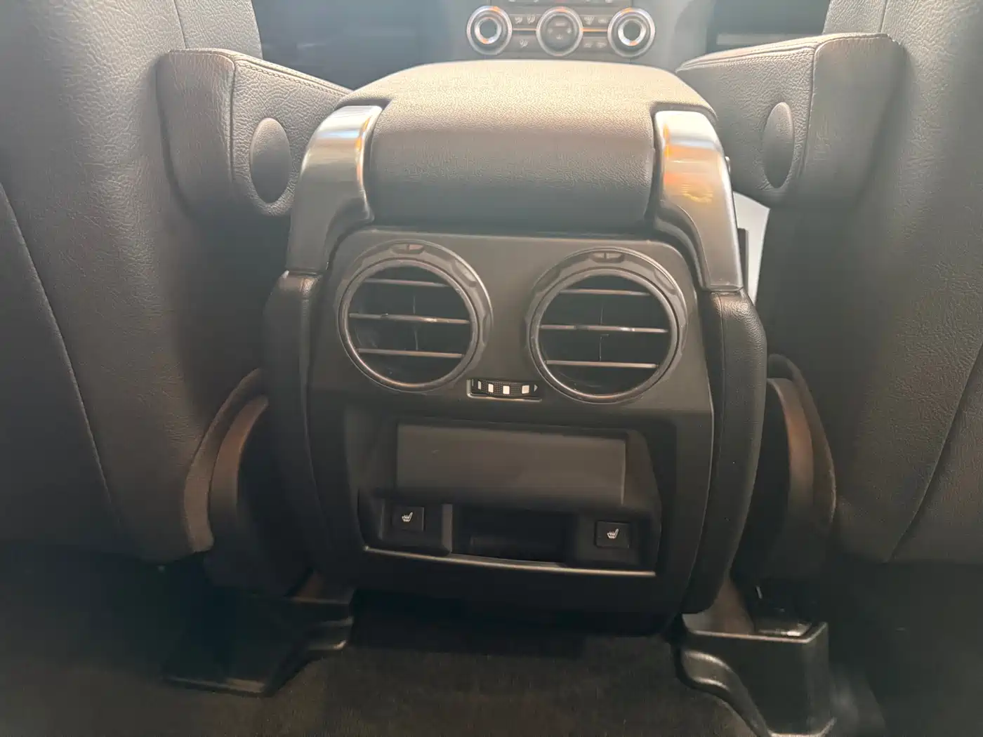 Land Rover Discovery 2016 3.0 SC V6 SE фото 18