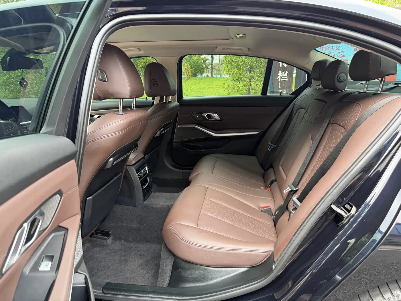 BMW 3 Series 2022 Facelift 325Li M Sport Shadow Edition фото 14