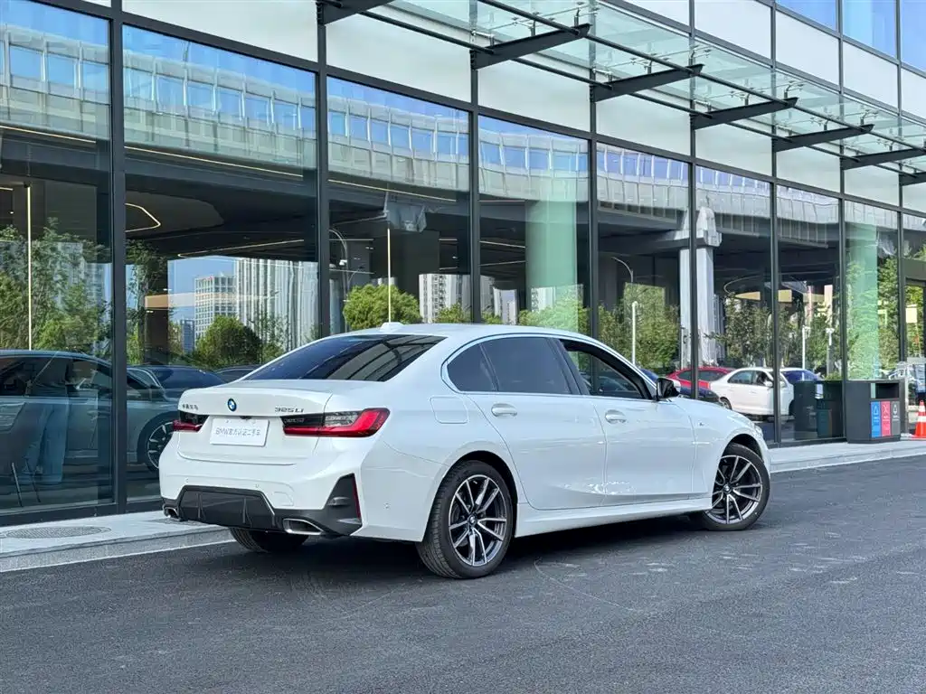 BMW 3 Series 2023 325Li M Sport Package фото 2