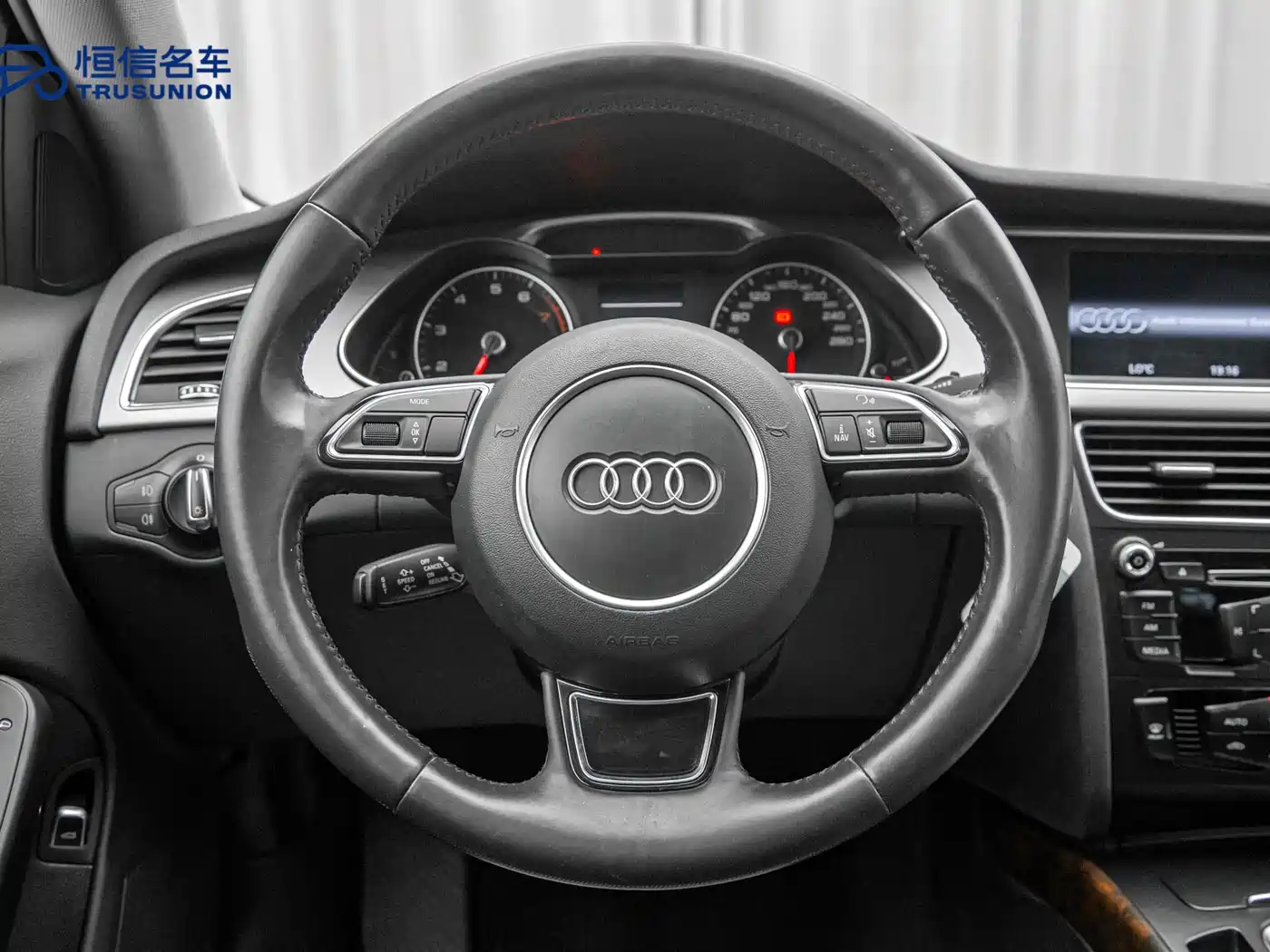Audi A4L 2013 35 TFSI Automatic Comfort фото 16