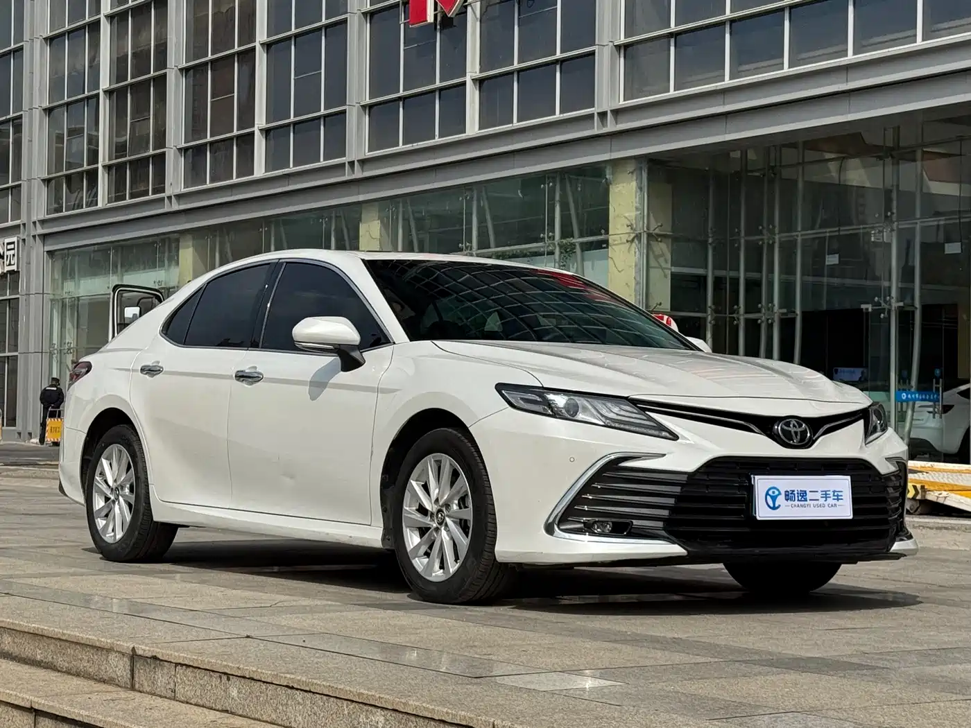 Toyota Camry 2021 2.0G Luxury Edition фото 3