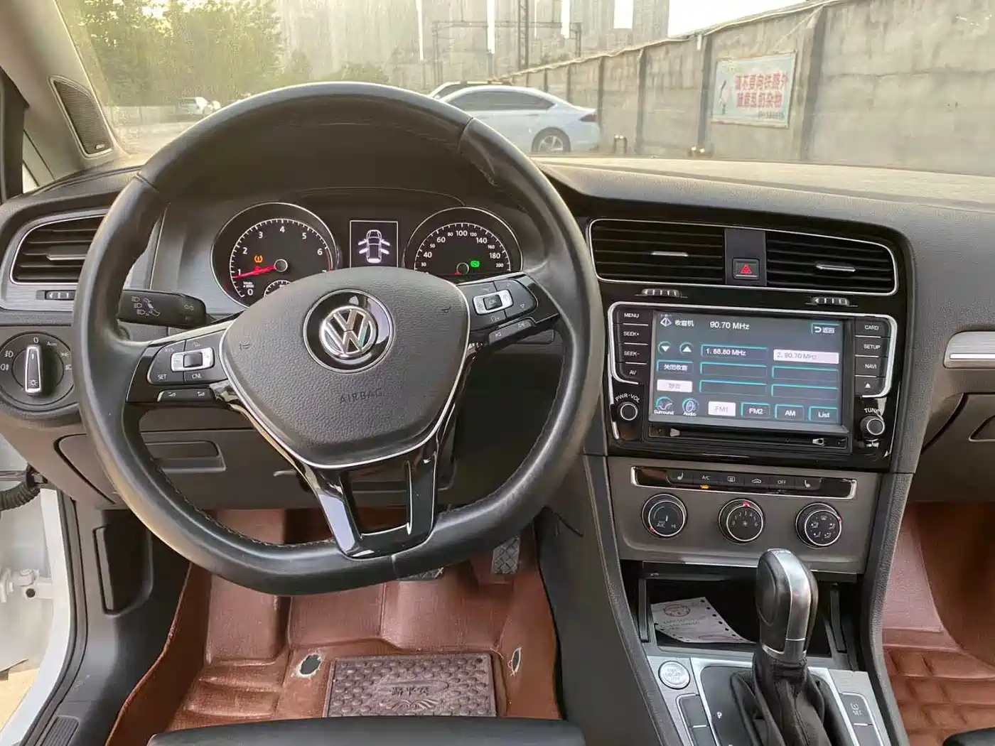 Volkswagen Golf 2016 230TSI Automatic Luxury фото 4
