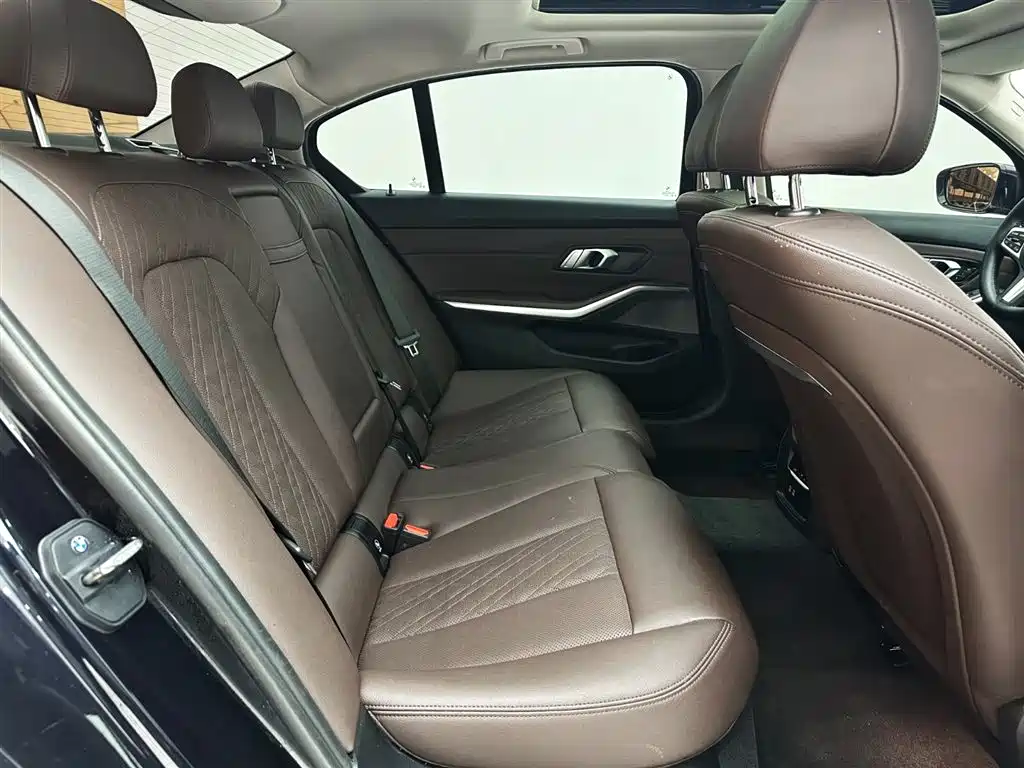 BMW 3 Series 2023 320Li M Sport Package фото 23