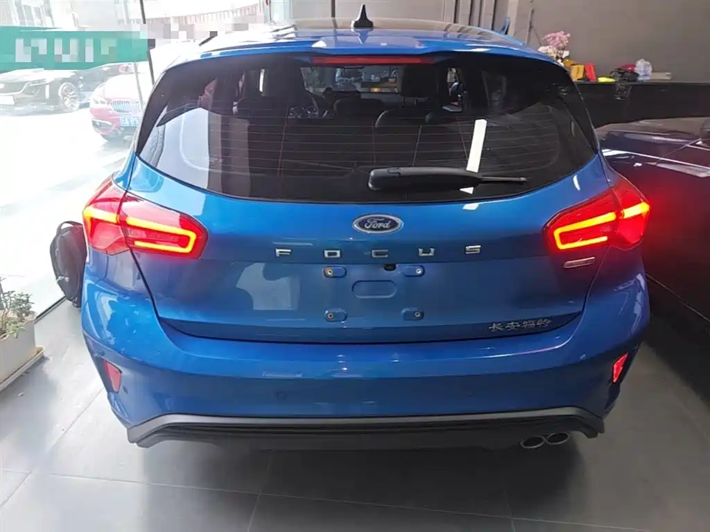 Фото 6 - Ford Focus