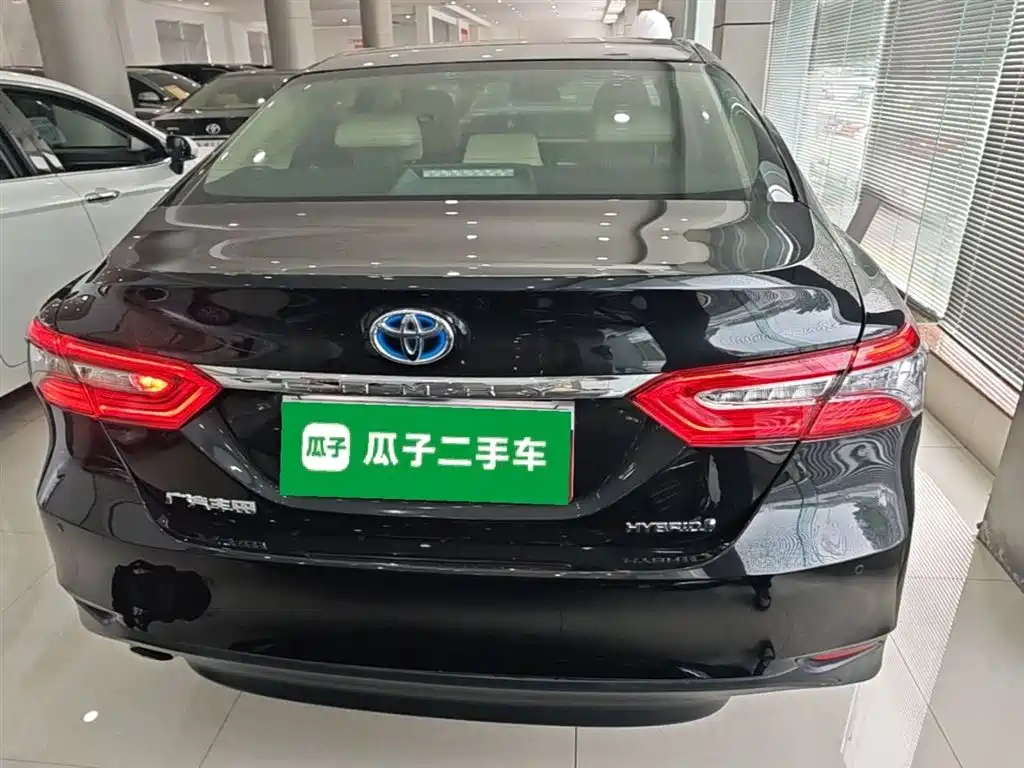 Toyota Camry 2019 Facelift Hybrid 2.5HG Luxury Edition фото 6