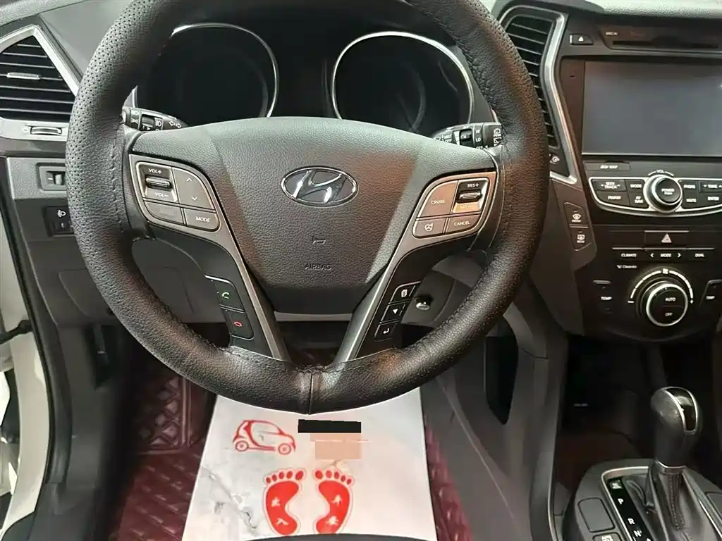 Hyundai Santa Fe 2013 Facelift 2.4L Automatic 4WD Smart фото 9