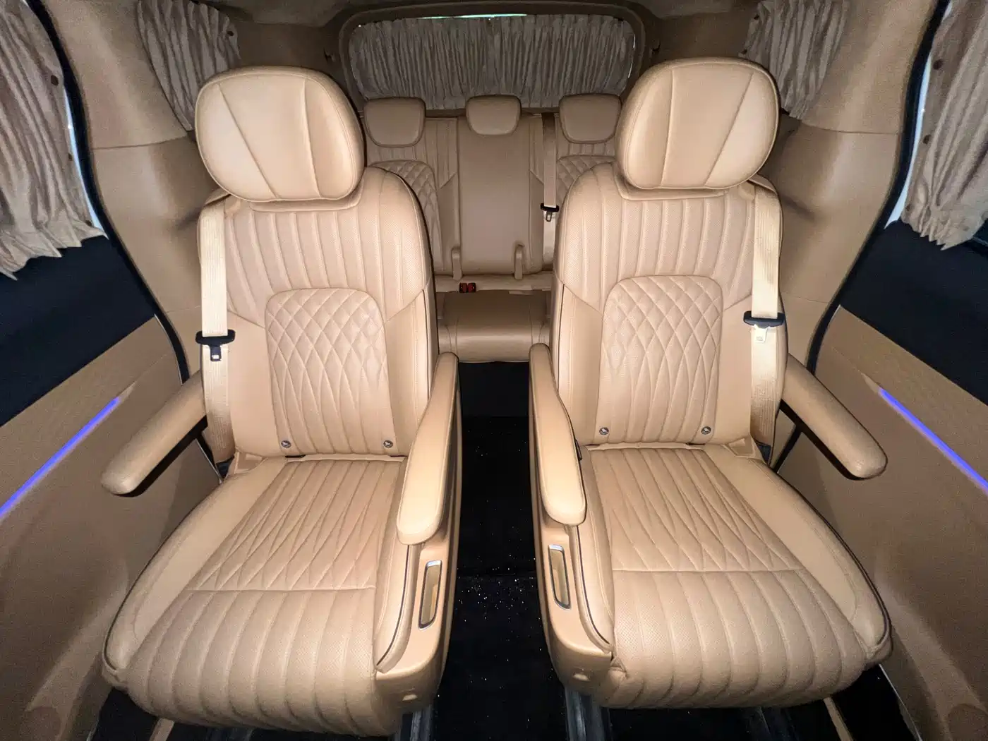 Voyah Auto Voyah Dreamer 2024 PHEV Extended Range Flagship Edition фото 24