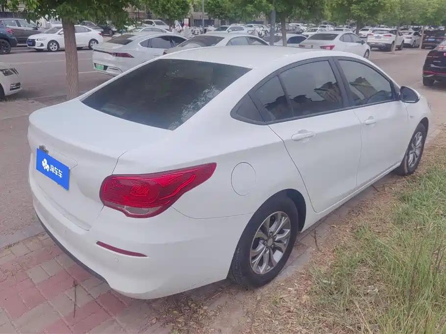 Chevrolet Cavalier 2019 320 Automatic Enjoyment Edition фото 3