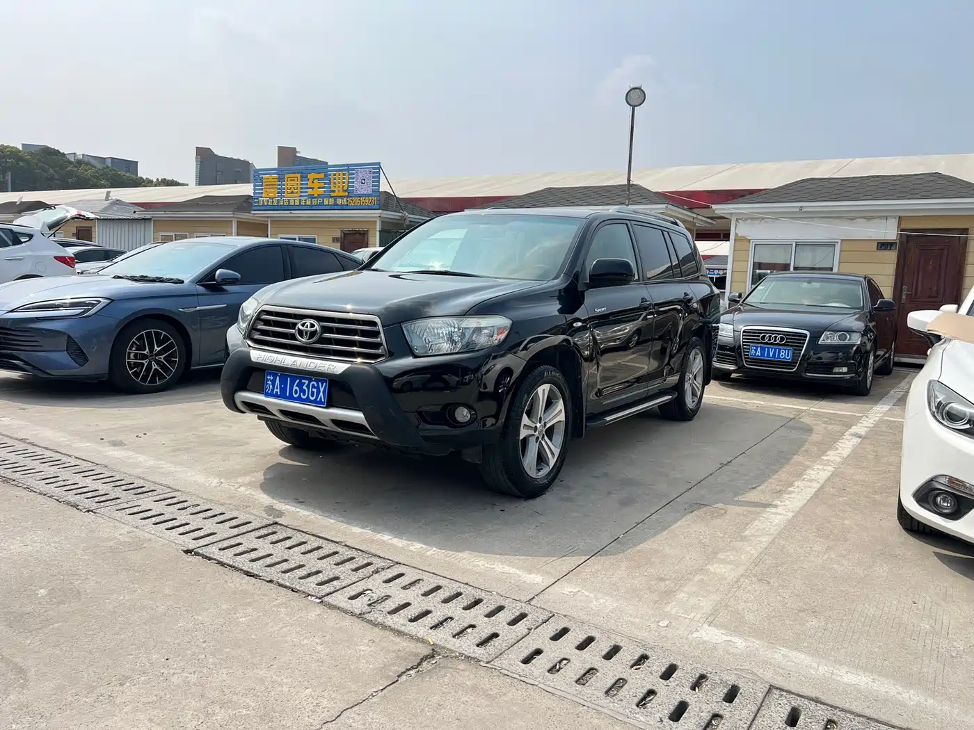 Toyota Highlander 2011 2.7L 2WD 7-seat Luxury Navigation фото 3