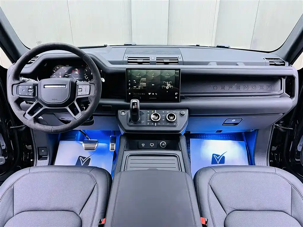 Land Rover Defender 2024 110 5.0T V8 фото 9