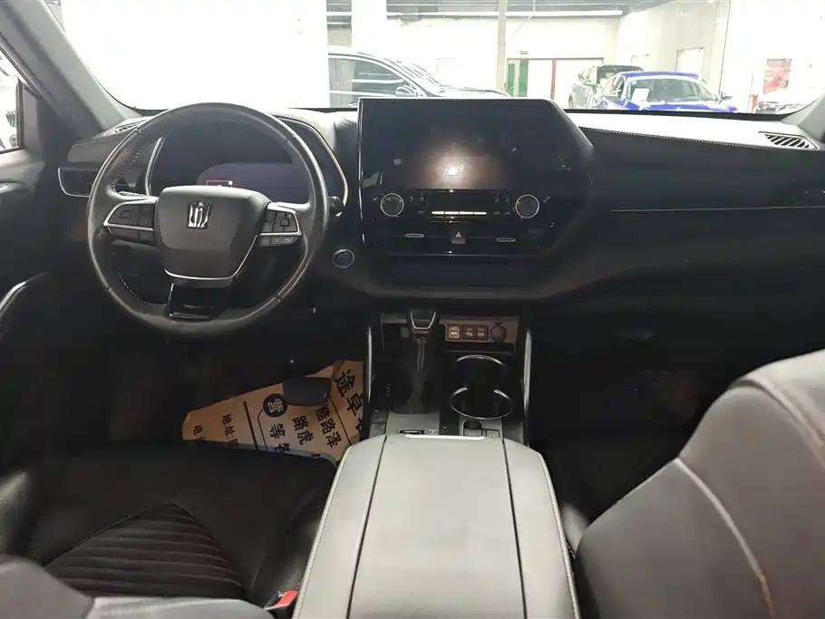 Toyota Crown Kluger 2022 2.5L HEV 4WD Premium Edition фото 12