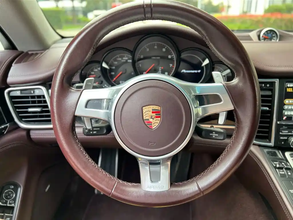 Porsche Panamera 2014 Panamera 4 Executive 3.0T фото 19