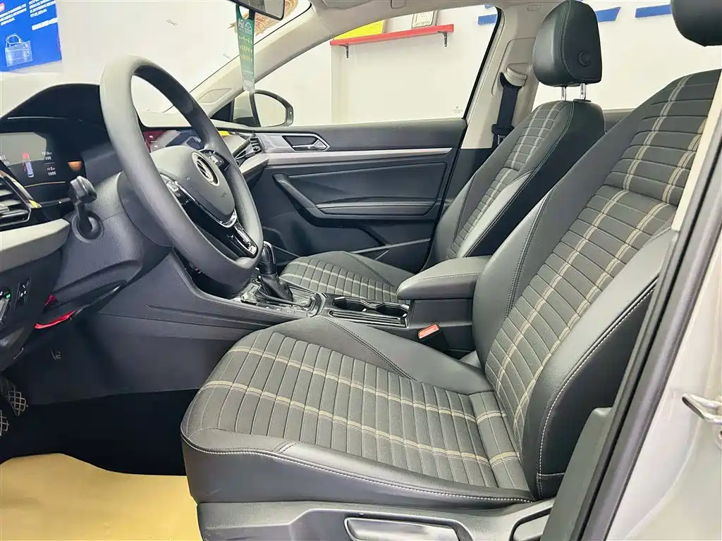 Volkswagen Lavida 2022 1.5L Auto Vision Edition фото 19