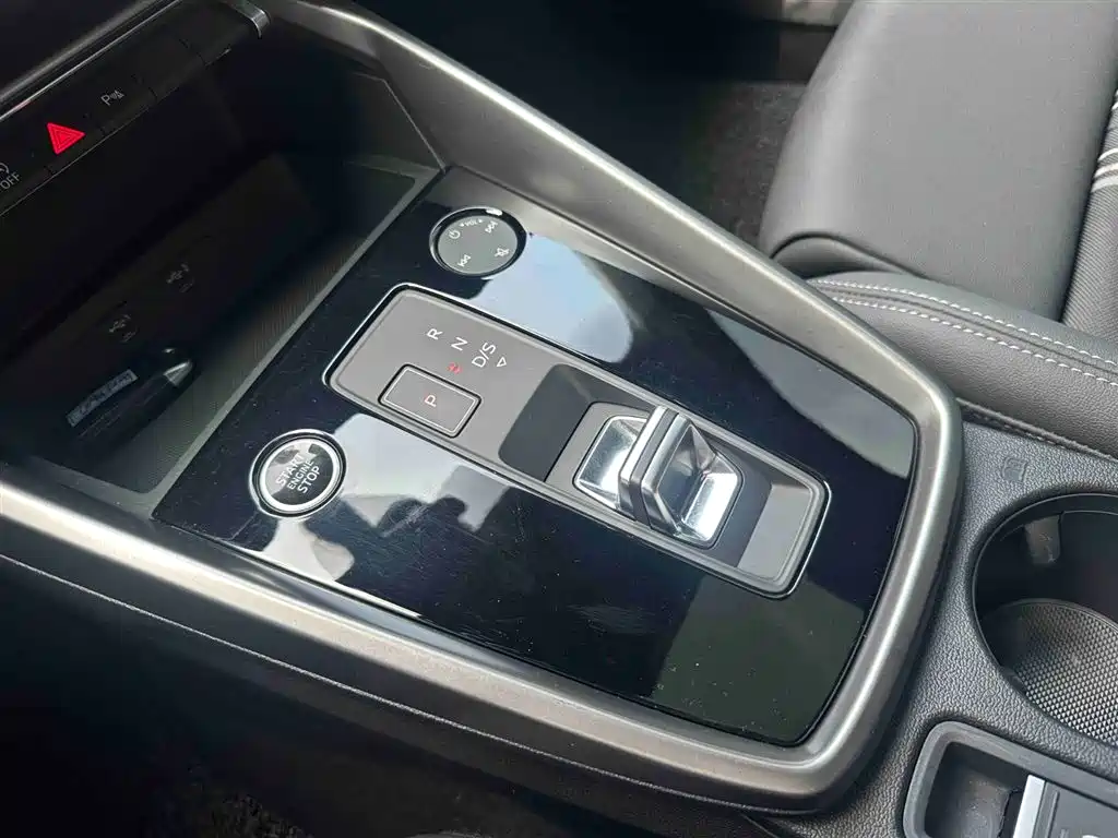 Audi A3 2024 Model A3L Limousine 35 TFSI Fashion Sport фото 12