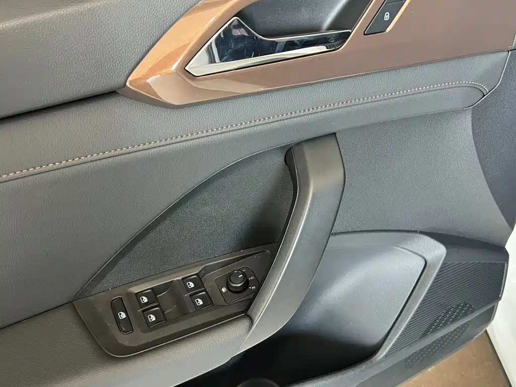 VOLKSWAGEN TUYUE