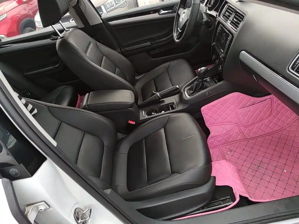 Volkswagen Sagitar 2018 1.6L Automatic Comfort фото 25