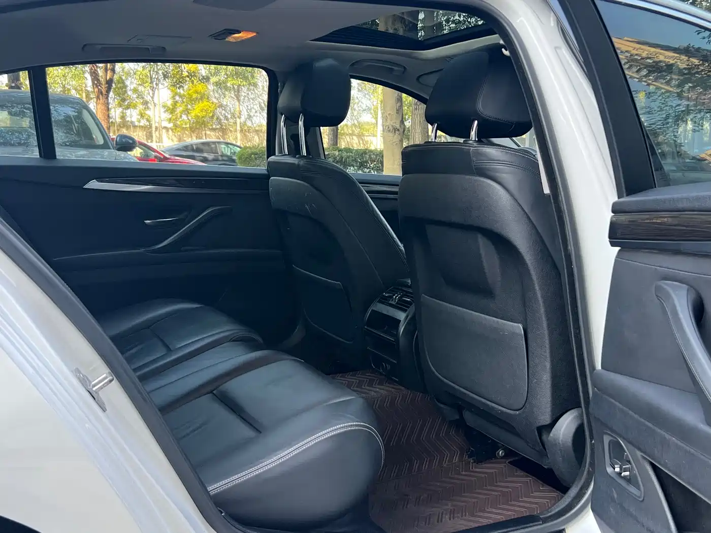 BMW 5 Series 2014 525Li Luxury Design Package фото 12