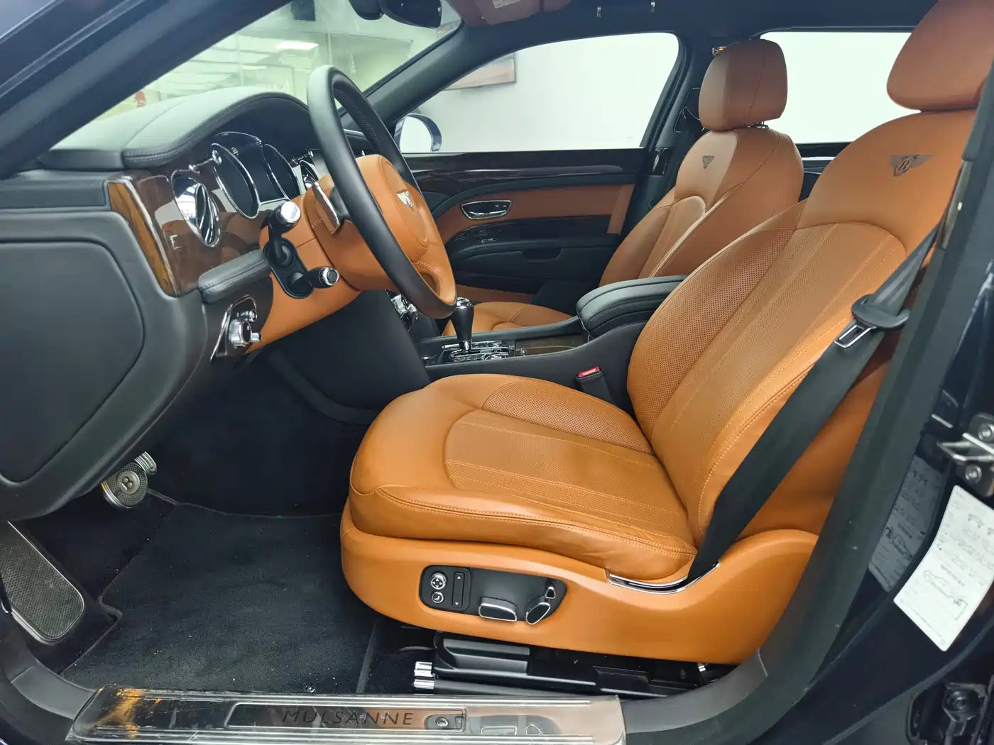 Bentley Mulsanne 2017 6.8T Long Wheelbase фото 6
