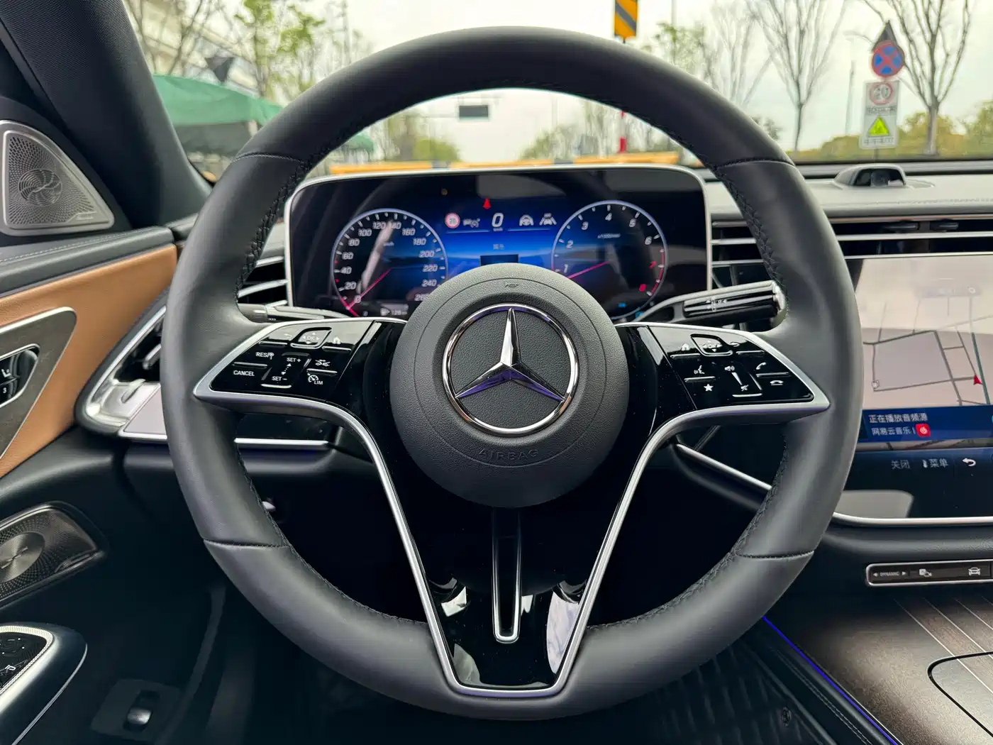Mercedes-Benz E-Class 2024 Model E 300 L Luxury фото 21