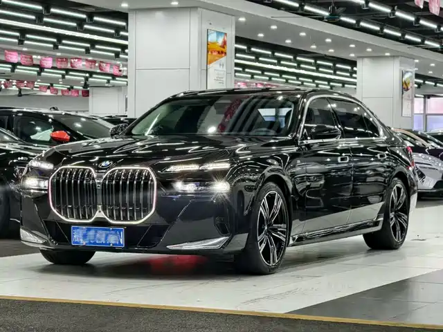 BMW 7 Series 2024