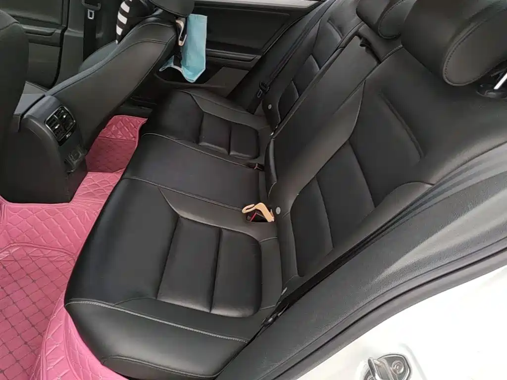 Volkswagen Sagitar 2018 1.6L Automatic Comfort фото 17
