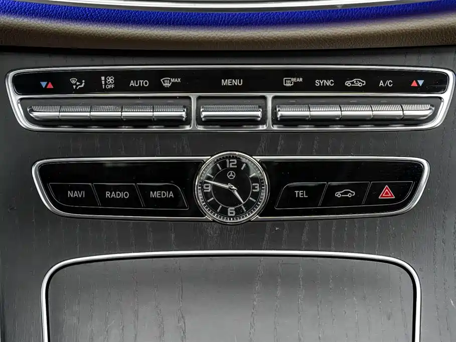 Mercedes-Benz E-Class 2020 E 260 L Sport 4MATIC фото 30