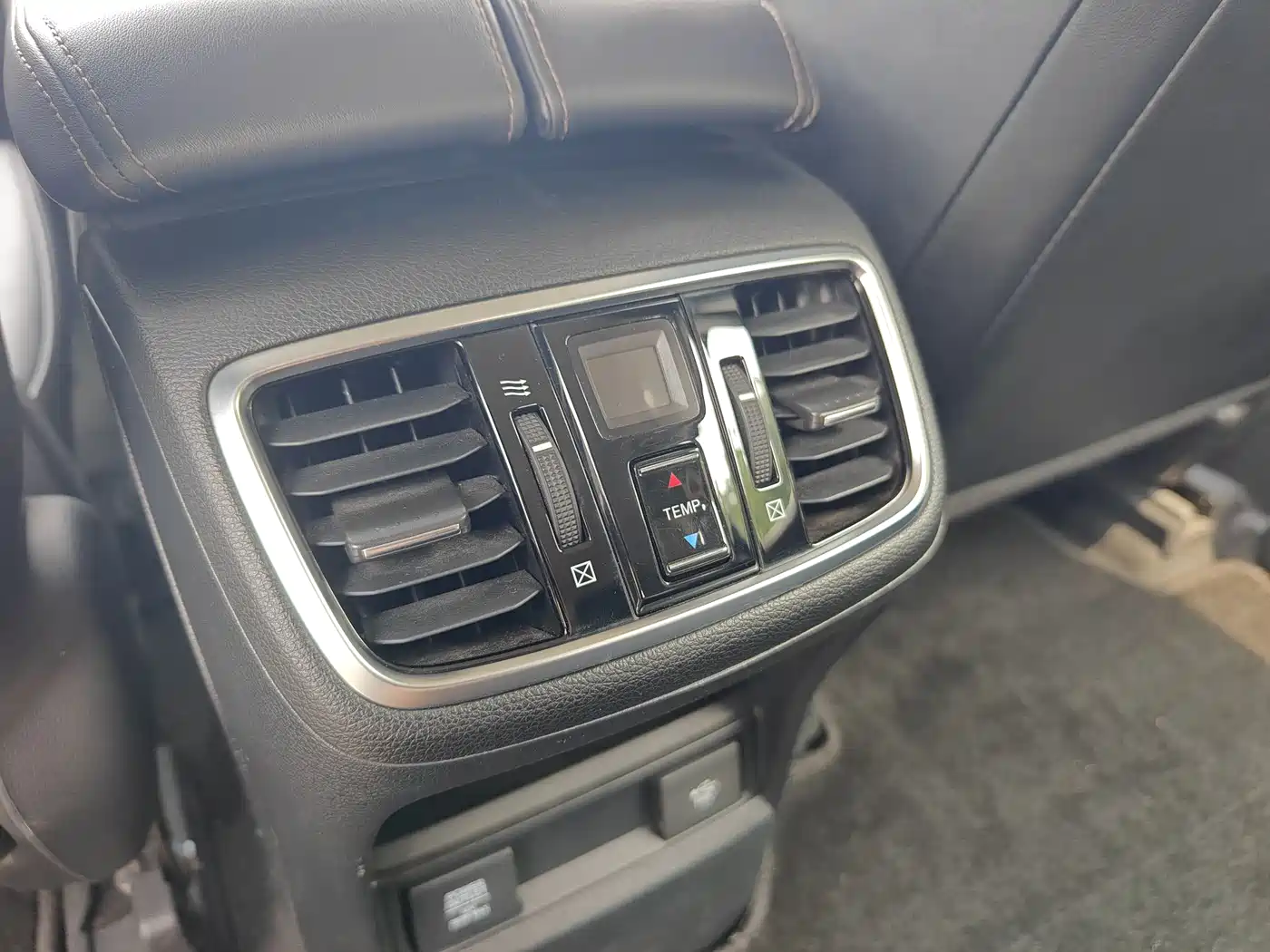 Фото 8 - Honda Avancier