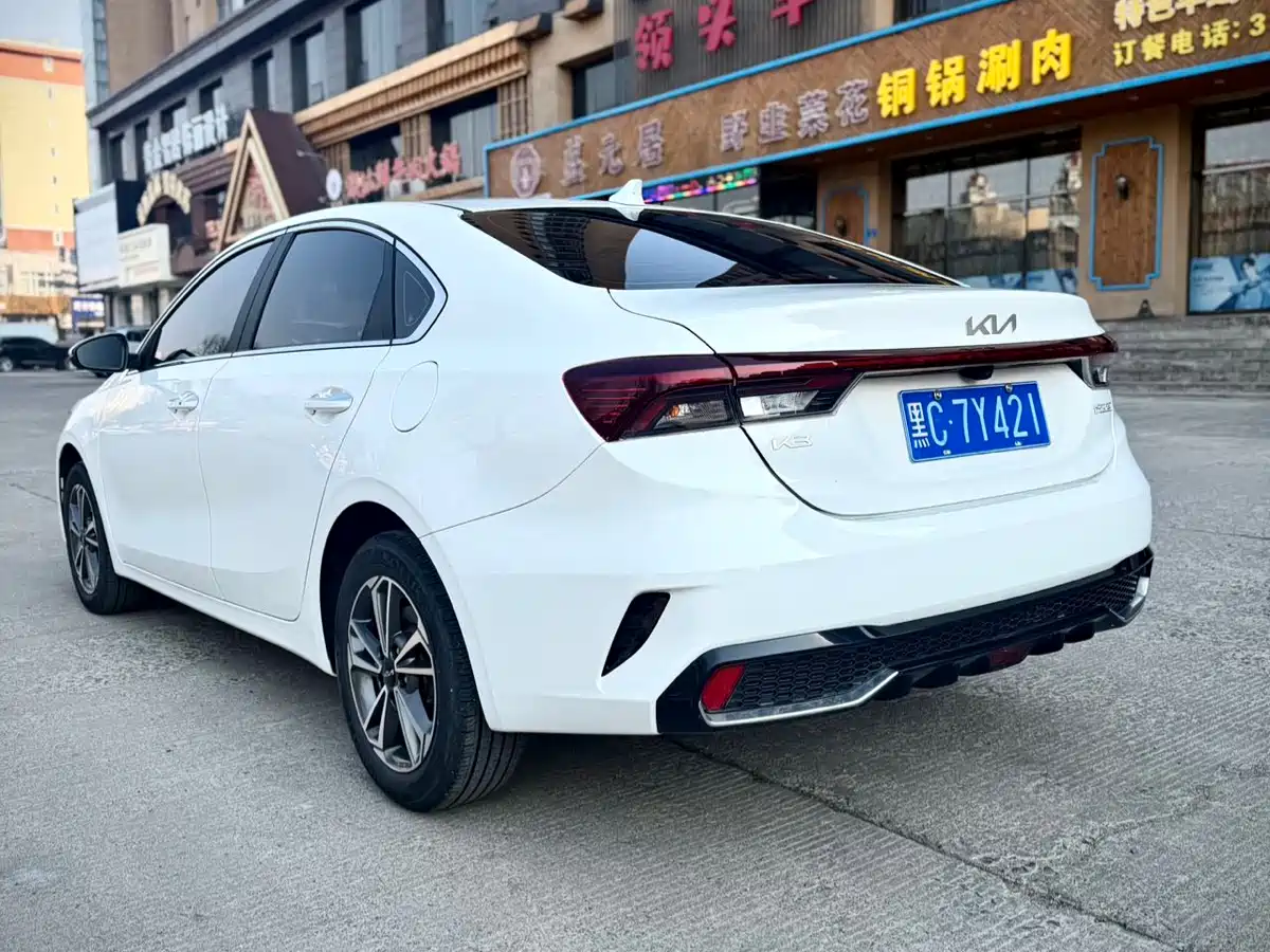 Kia K3 2023 Model 1.5L CVT Luxury Edition фото 4