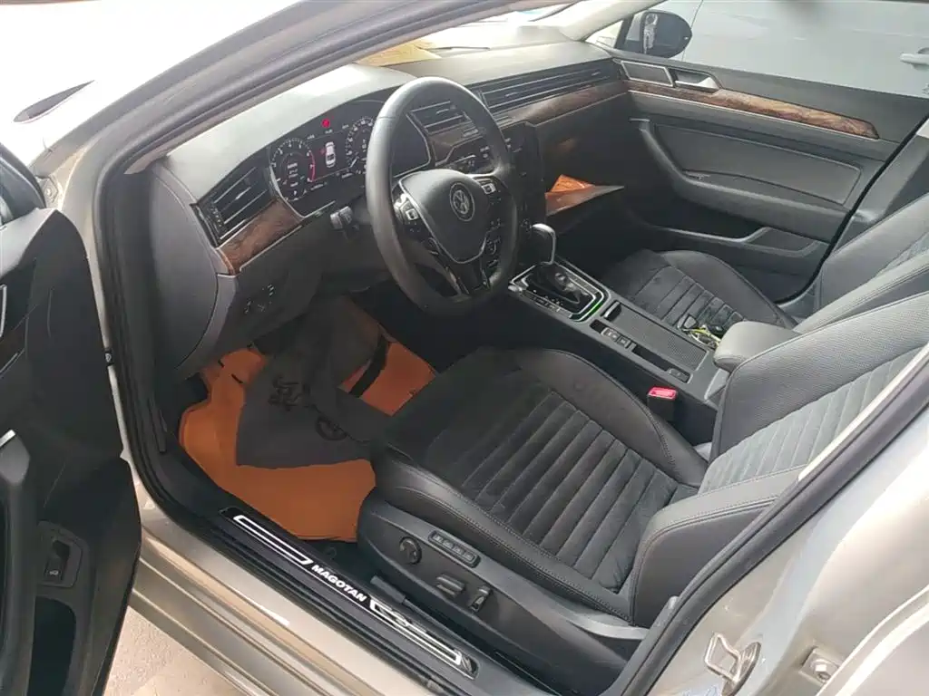 Volkswagen Magotan 2018 330TSI DSG Premium фото 16