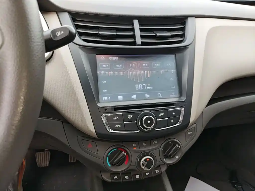 Chevrolet Sail 2015 Sail 3 1.5L Manual Ideal Sunroof Edition фото 13