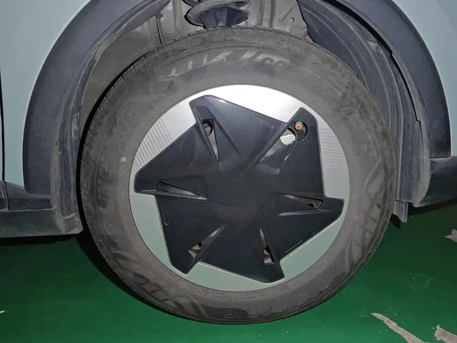 Фото 6 - Geely Geometry E Firefly