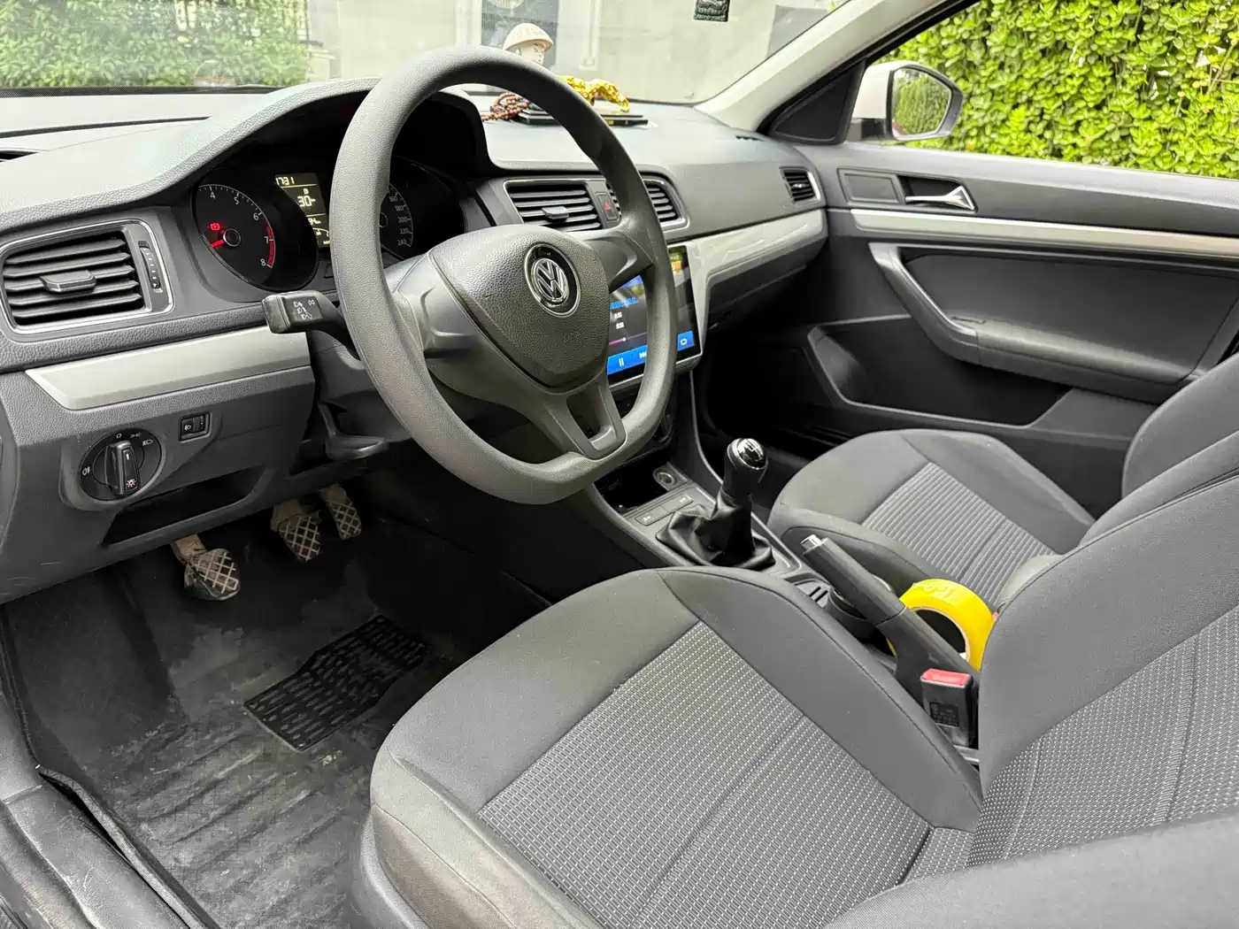 Volkswagen Lavida 2017 1.6L Manual Trend Edition фото 4