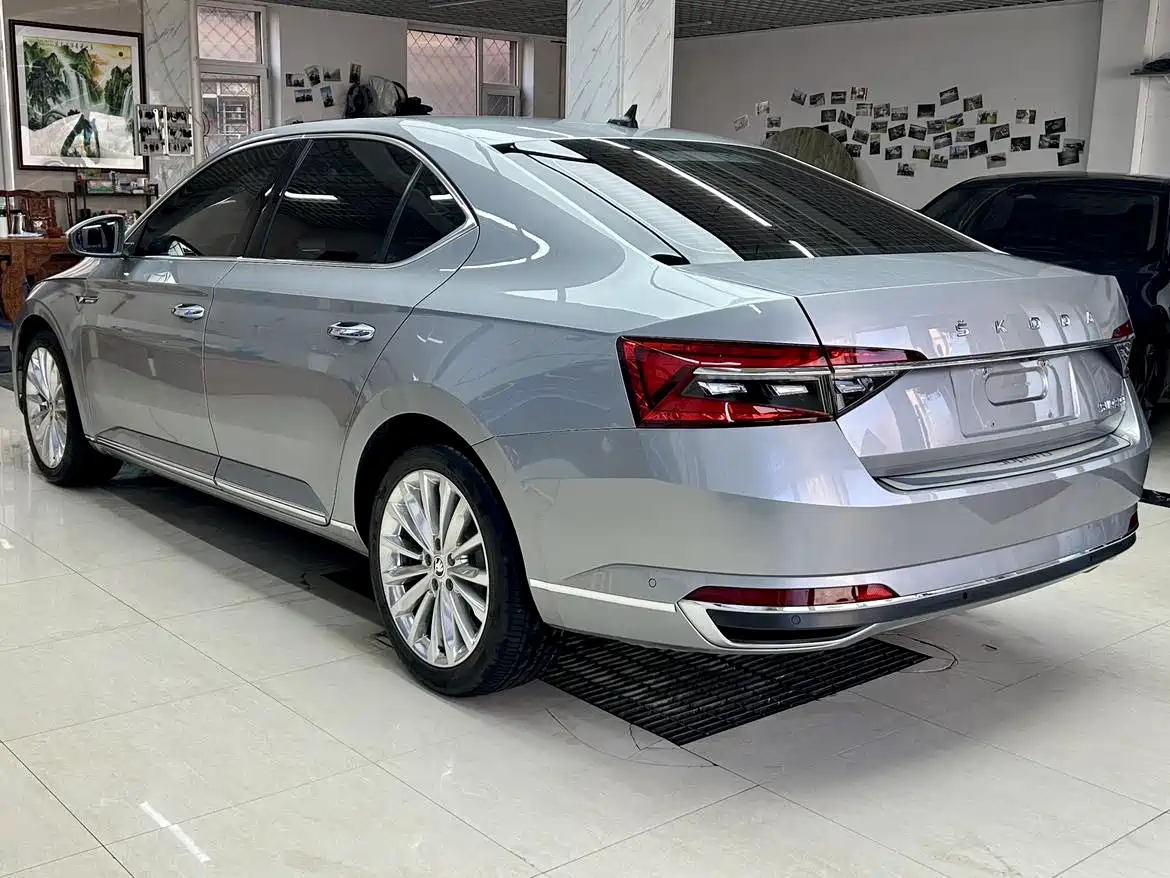 Škoda Superb 2023 TSI280 DSG Premium Edition фото 5