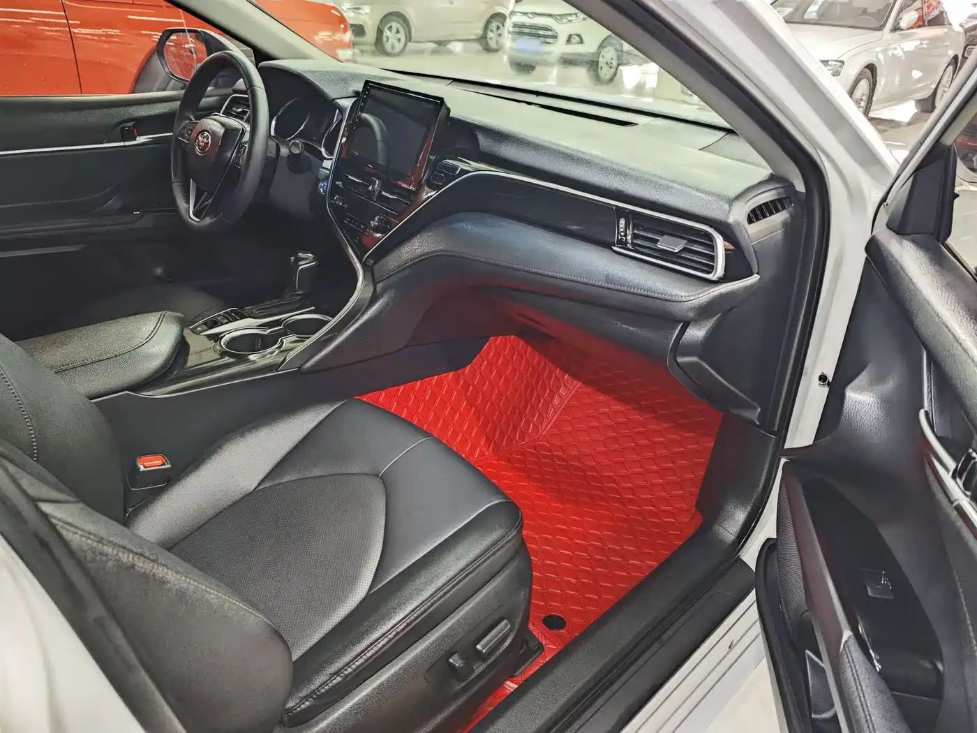 Toyota Camry 2021 Hybrid 2.5HGVP Leading Edition фото 7