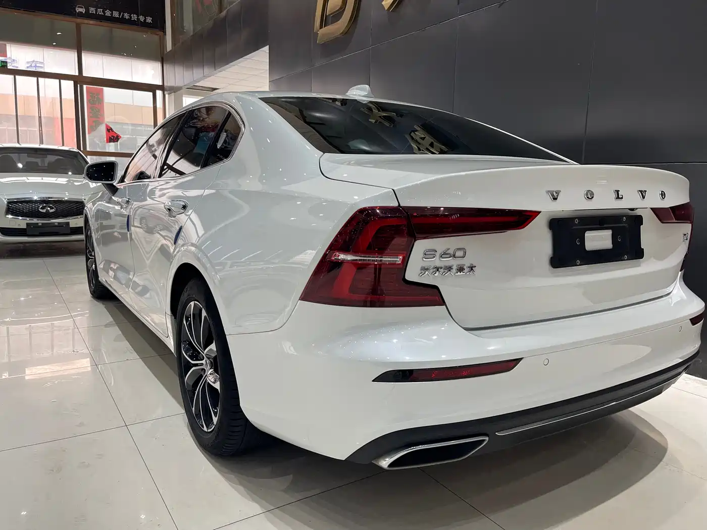 VOLVO S60