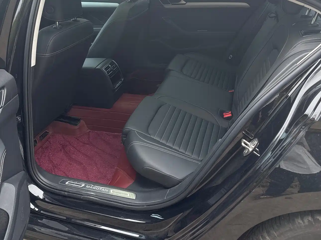 Volkswagen Magotan 2023 2 Million Units Commemorative Edition 280TSI DSG Comfort фото 11