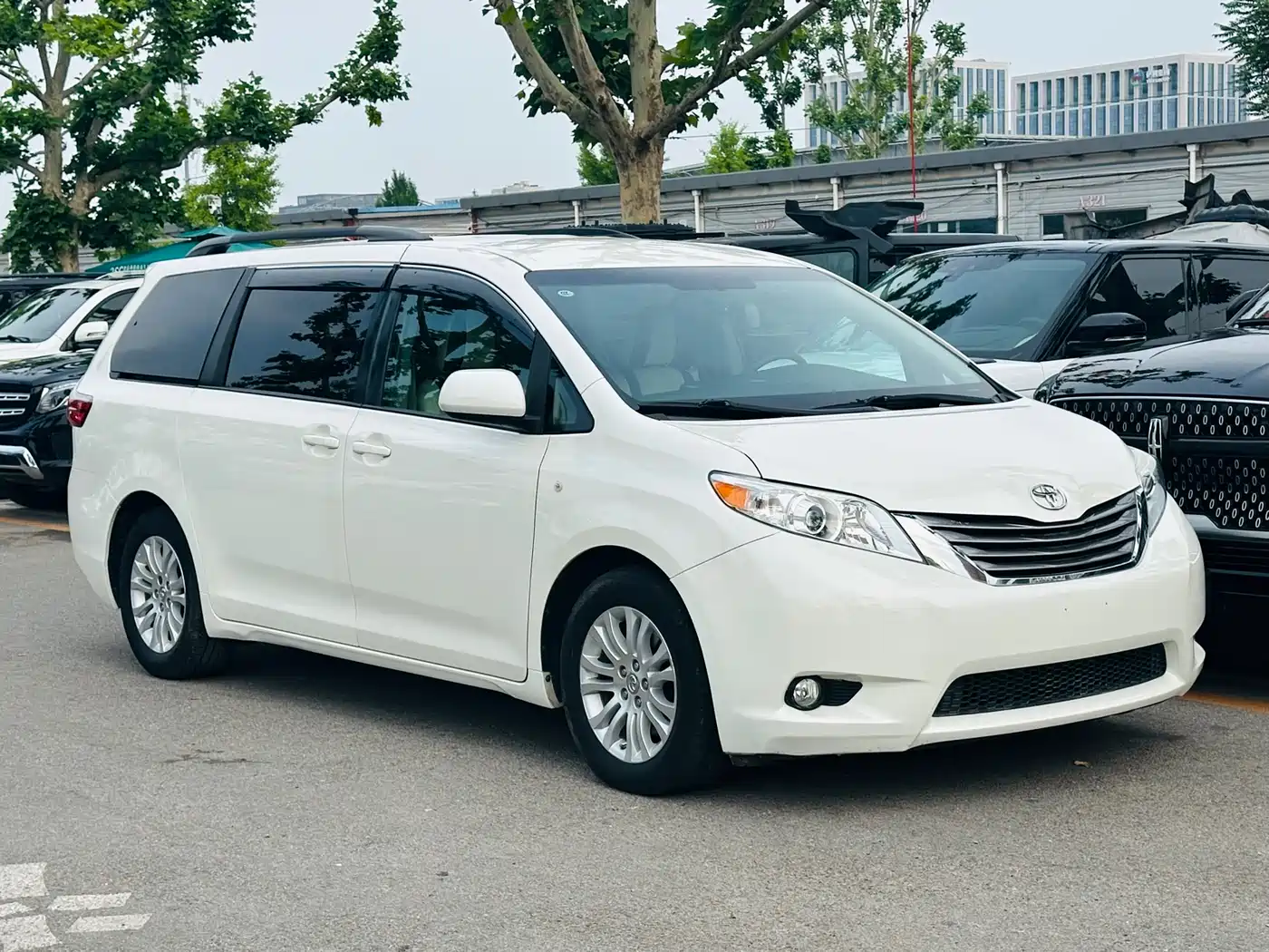 Toyota Sienna 2015 3.5L 2WD L фото 3