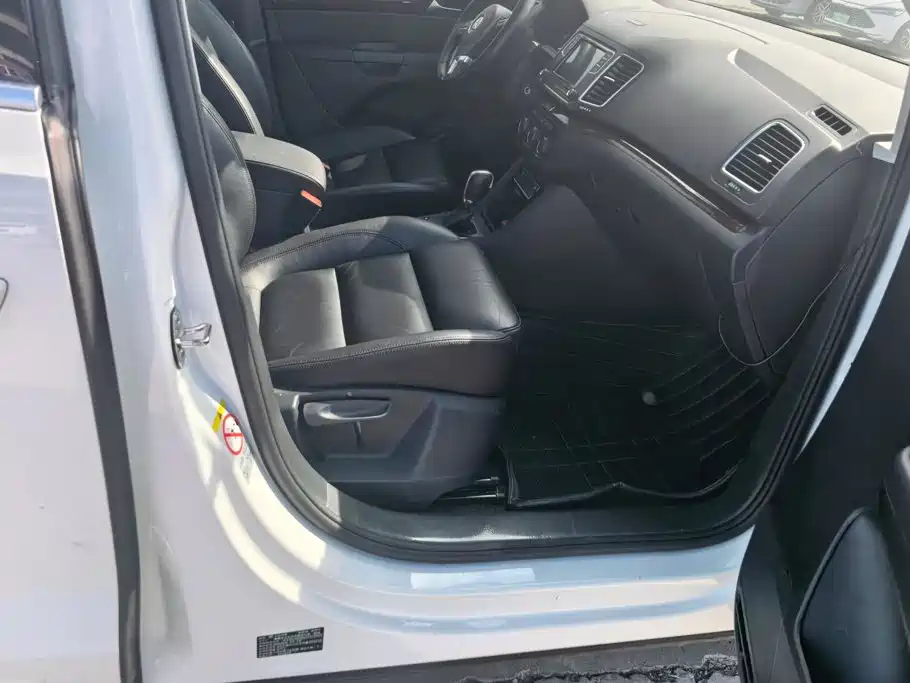 Фото 8 - Volkswagen Sharan