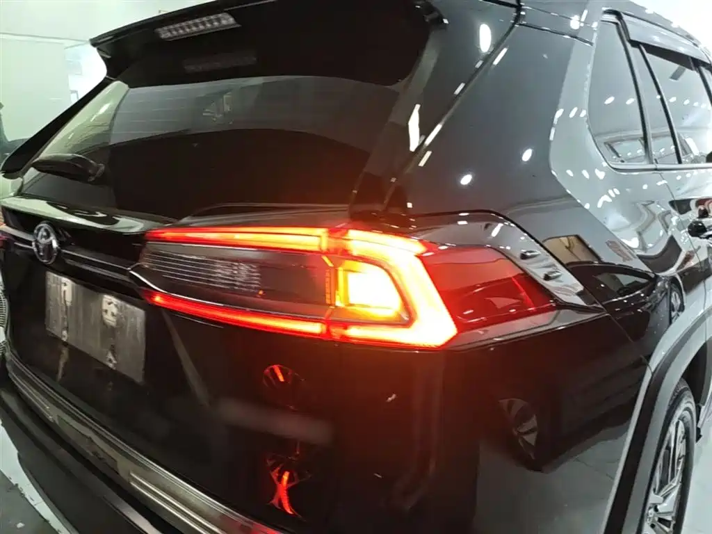 Toyota Wildlander 2023 2.0L CVT FWD Luxury PLUS фото 24