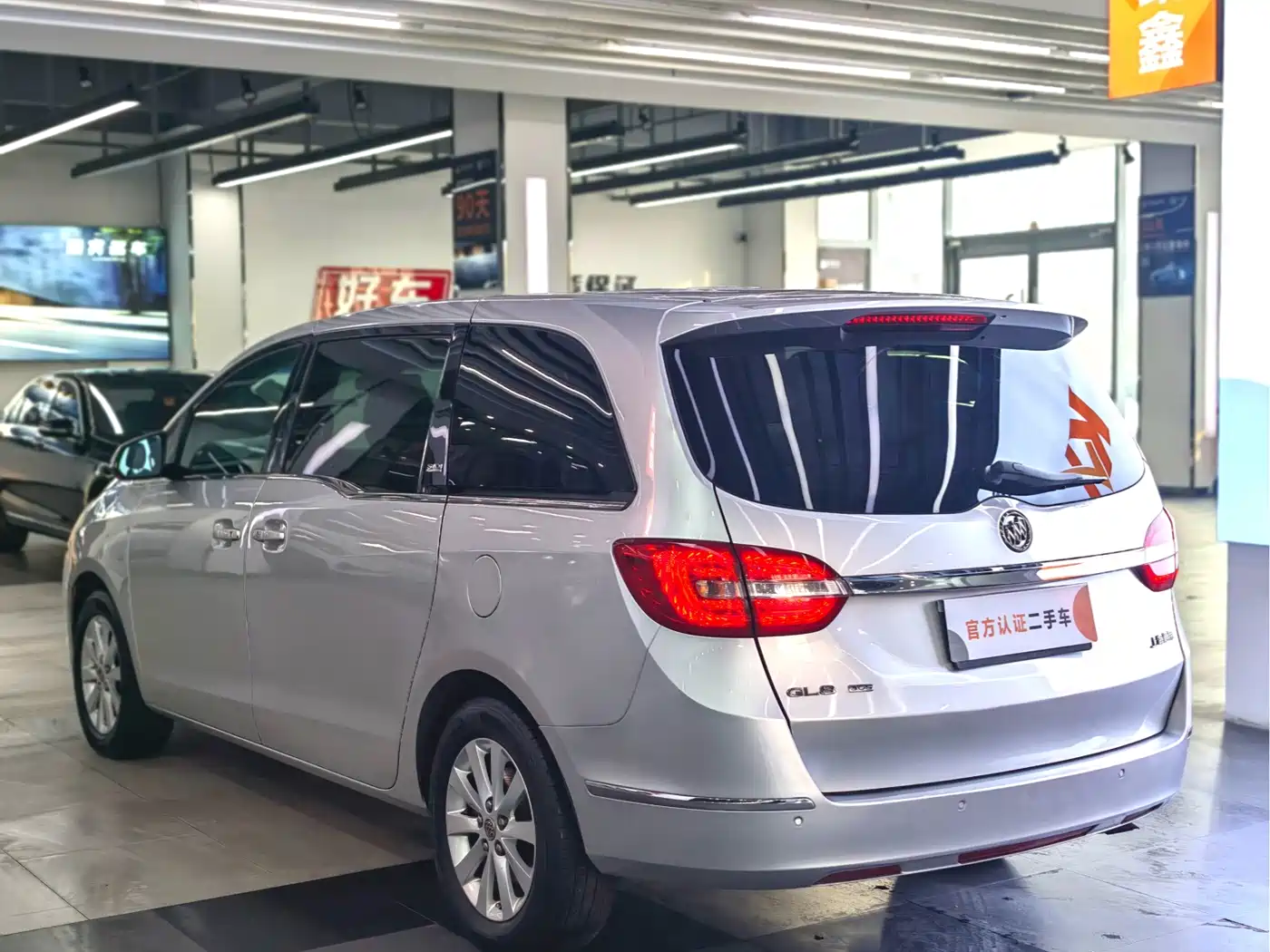 Buick GL8 2014 2.4L CT Luxury Business Comfort фото 7