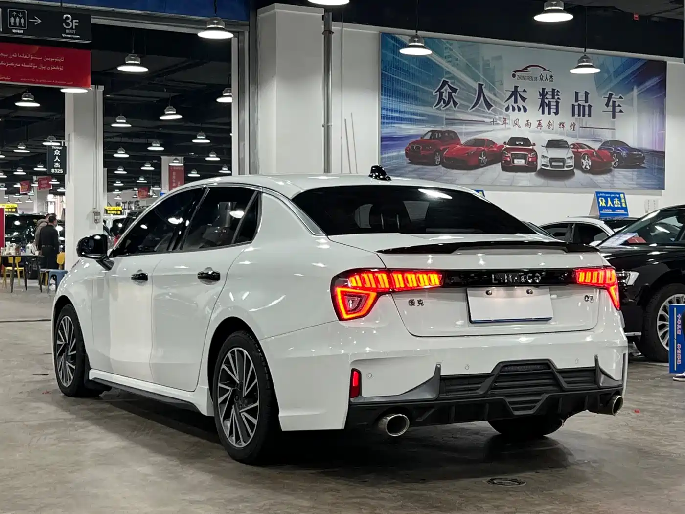 Lynk & Co 03 2021 2.0TD Auto Jin Plus фото 6