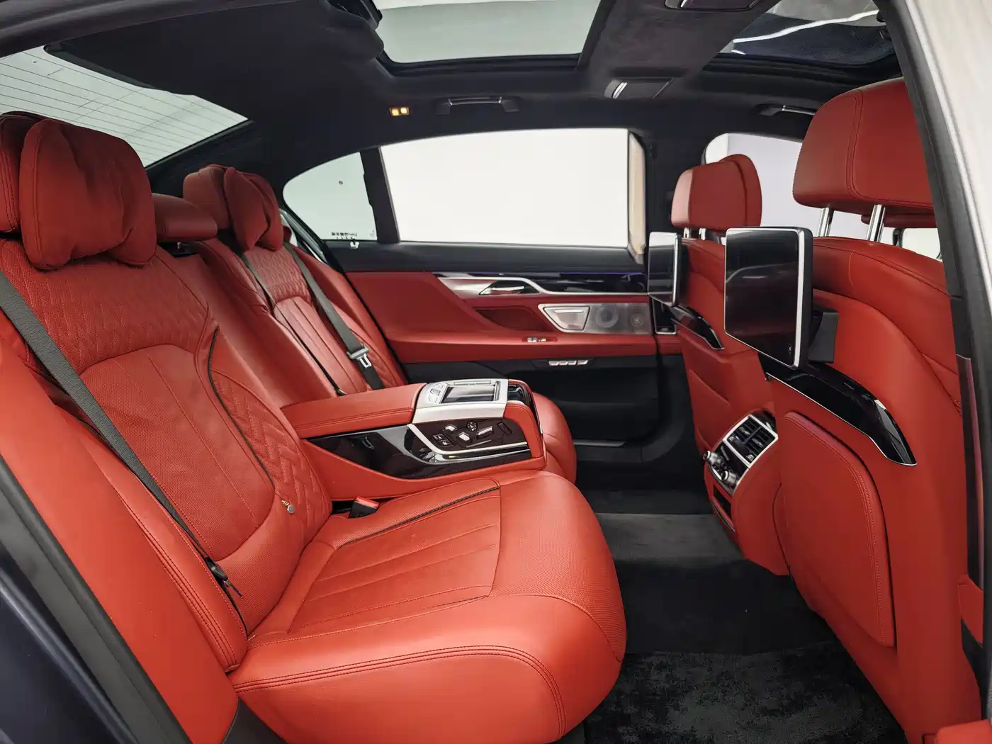 BMW 7 Series 2018 740Li xDrive Premium Type M Sport Package фото 16