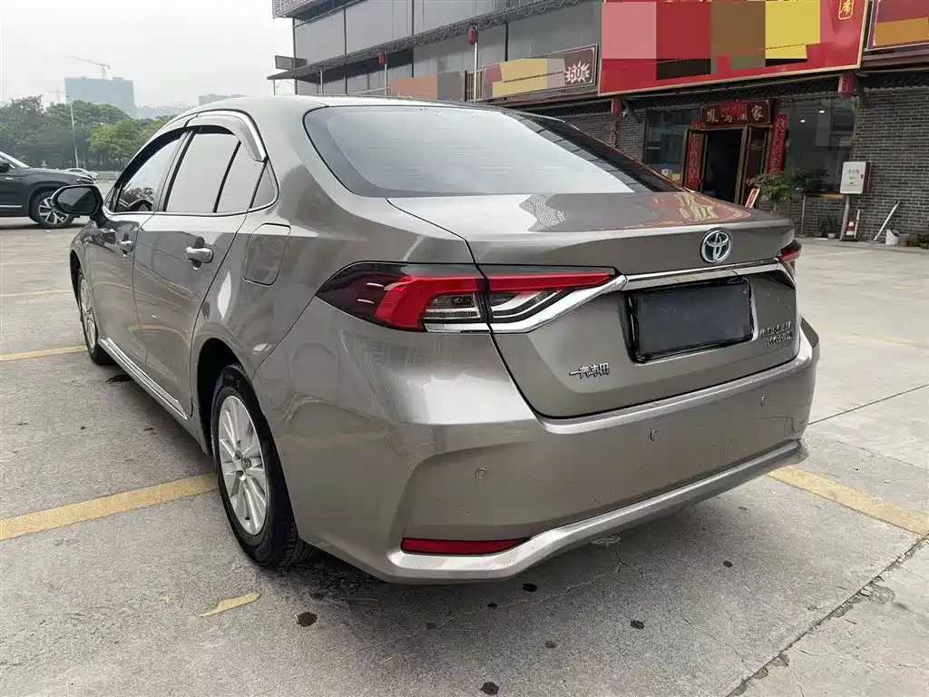 Toyota Corolla 2021 Hybrid 1.8L E-CVT Pioneer Edition фото 7