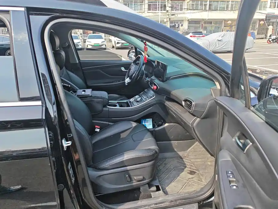 Hyundai Santa Fe 2022 2023 Traveller 380T GDi Auto 4WD LUX HTRAC Premium Edition