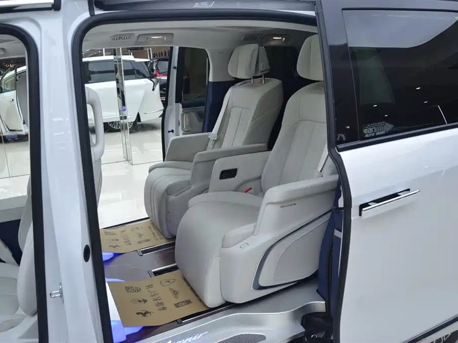 BUICK GL8 NEW ENERGY