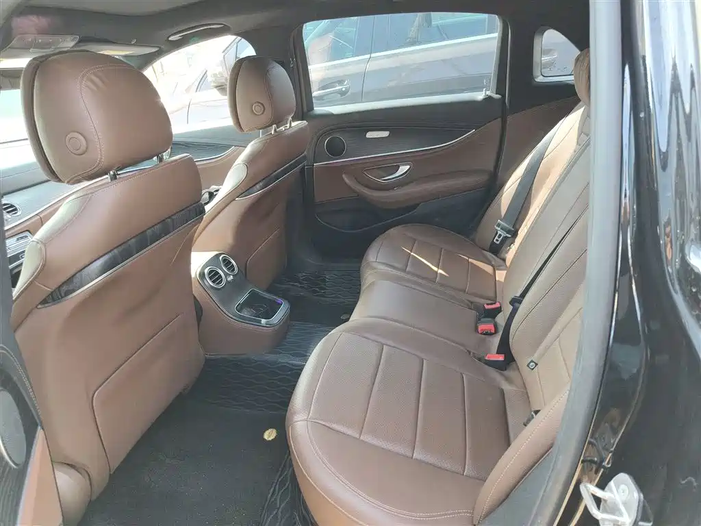Mercedes-Benz E-Class 2022 E 260 L Sport фото 13