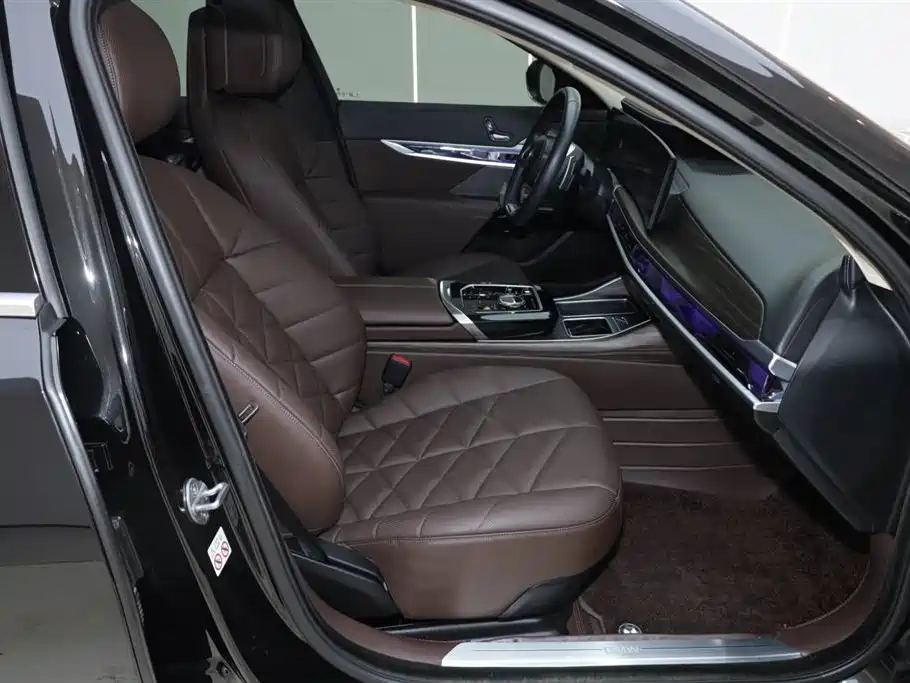 BMW 7 Series 2023 Model 735Li Luxury Package фото 14