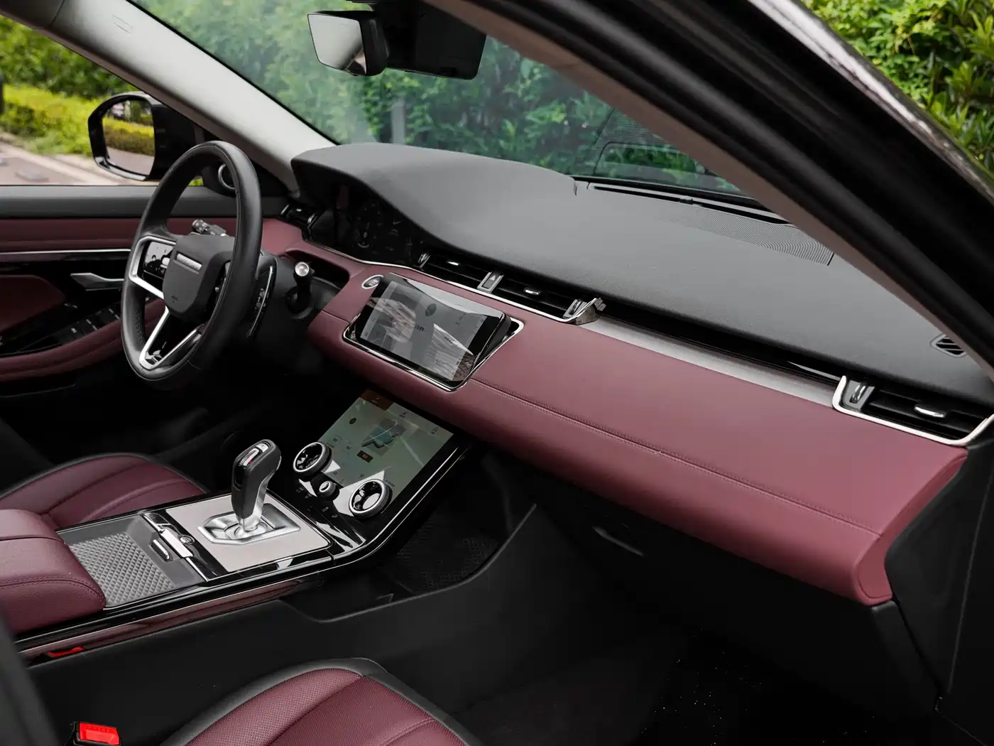 Land Rover Range Rover Evoque 2023 Range Rover Evoque L 249PS Luxury Edition фото 9